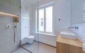 Badezimmer - Wo historische Architektur auf modernes Wohnen trifft