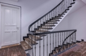 Treppenhaus - Wo historische Architektur auf modernes Wohnen trifft