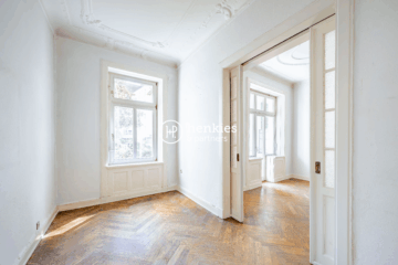 Historische Eleganz mit Raum für Ihre Ideen, 22299 Hamburg, Erdgeschosswohnung
