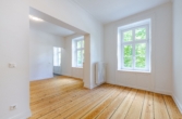 Wohnzimmer - Eine Wohnung, viele Möglichkeiten – stilvoll sanierte Altbauwohnung