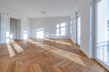 The E of Berlin – Eine Wohnung, die sich den Bedürfnissen anpasst – hell und modern gestaltet, 10115 Berlin, Etagenwohnung