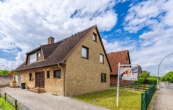 Hausansicht - Zweifamilienhaus mit Potenzial – Ein Ort für Ihre Zukunft