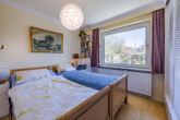 Schlafzimmer - Ein Ort zum Wohlfühlen – Haus mit viel Charme und grünem Rückzugsort
