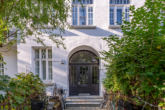Hauseingang - Eine Adresse, die für sich spricht – Kapitalanlage in der Haynstraße