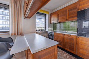 Modernes Apartment mit Weitblick im Mundsburg Tower, 22083 Hamburg, Etagenwohnung
