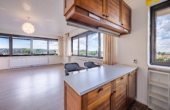 Küche - Modernes Apartment mit Weitblick im Mundsburg Tower