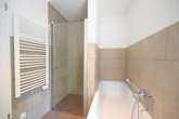Bad - Sonnige, renovierte EG-Wohnung