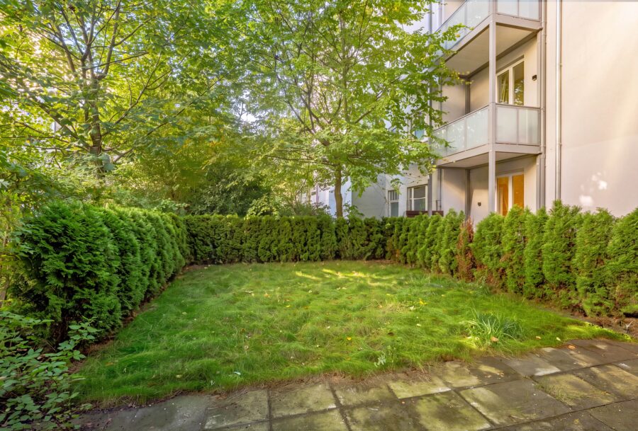Terrasse mit Garten